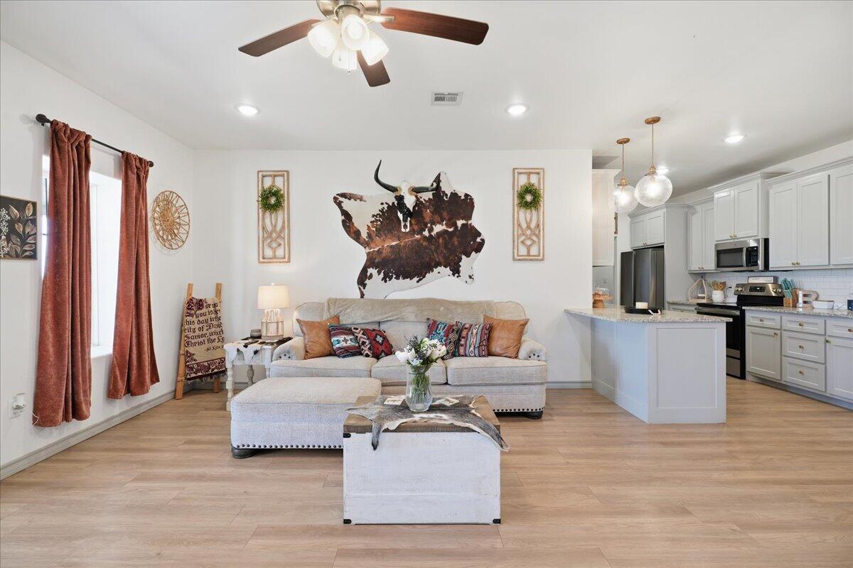 183 Allison Road Wilson, TX 79381 - Photo 10 of 43 10