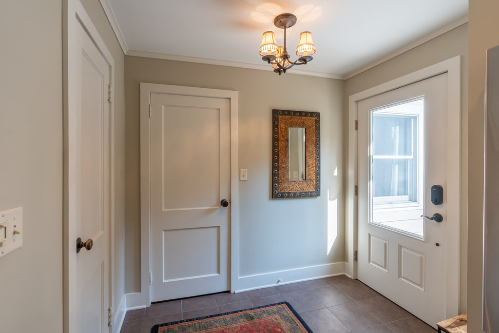 38 Roscoe Road Elizabethtown, NY 12932 - Photo 5 of 47 Gallery Image 5