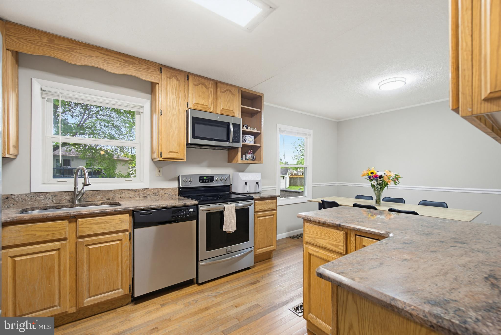 977 Fall Cir Way Gambrills, MD 21054 - Photo 6 of 35 Updated Kitchen