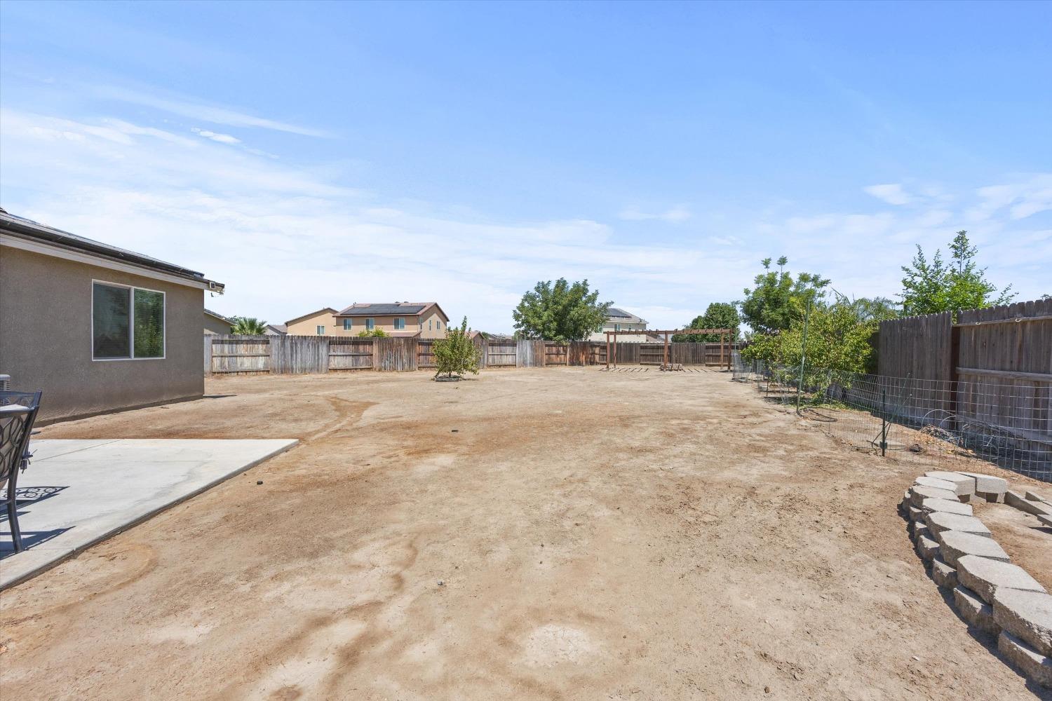 5407 Mensen Drive Bakersfield, CA 93313 - Photo 29 of 36 a view of an ocean and trees