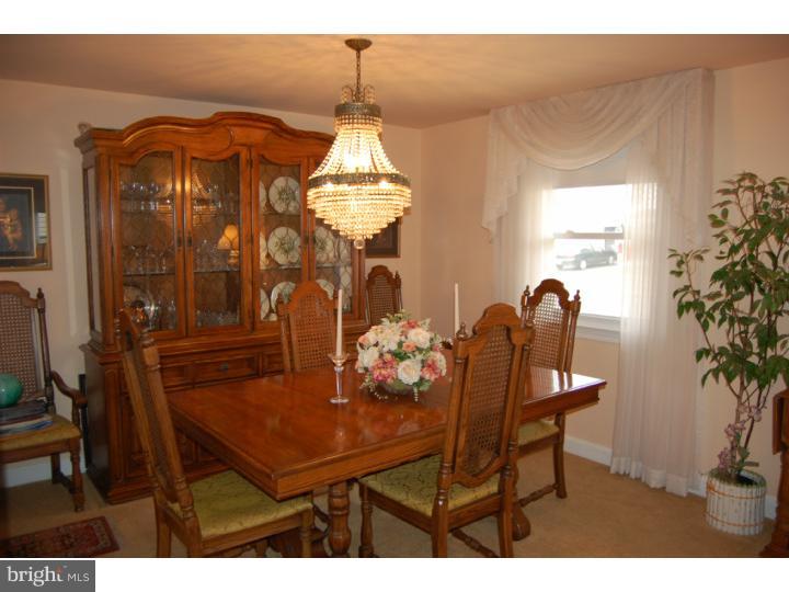 527 Stanbridge Road Morton, PA 19070 - Photo 9 of 24 Dining Room