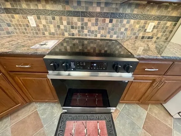 $2,950 | 407 Quick Silver, Horseshoe Bay, TX 78657
