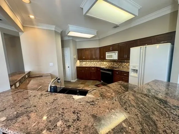 $2,950 | 407 Quick Silver, Horseshoe Bay, TX 78657