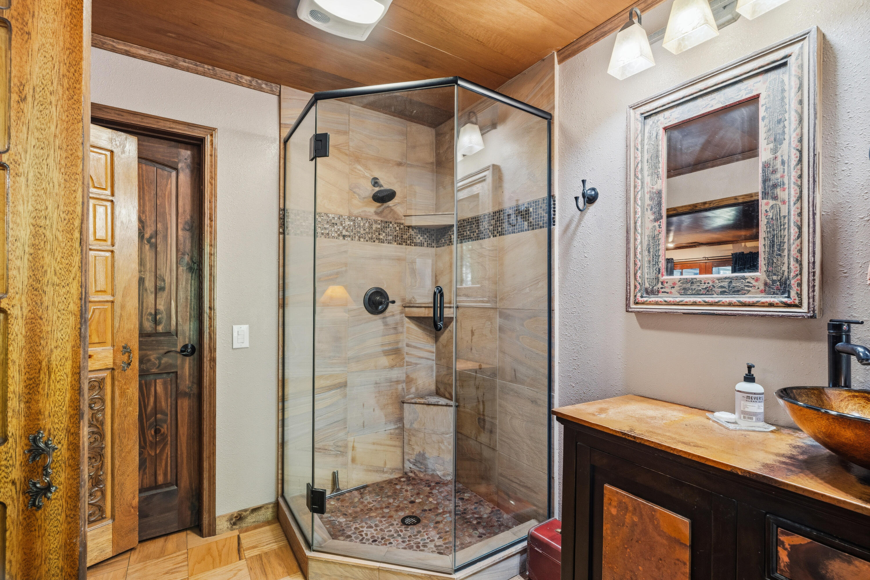 7141 Goose Chase Road Shingletown, CA 96088 - Photo 33 of 62 Primary Bathroom