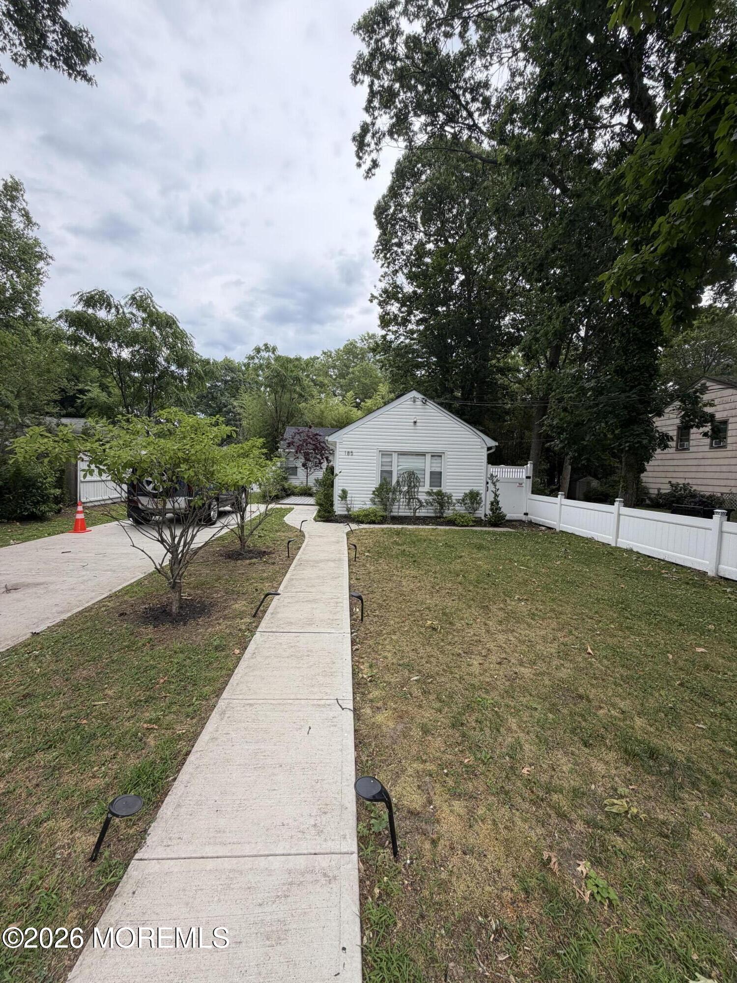 185 Elmwood Road Oakhurst, NJ 07755 - Photo 3 of 12 IMG_1508