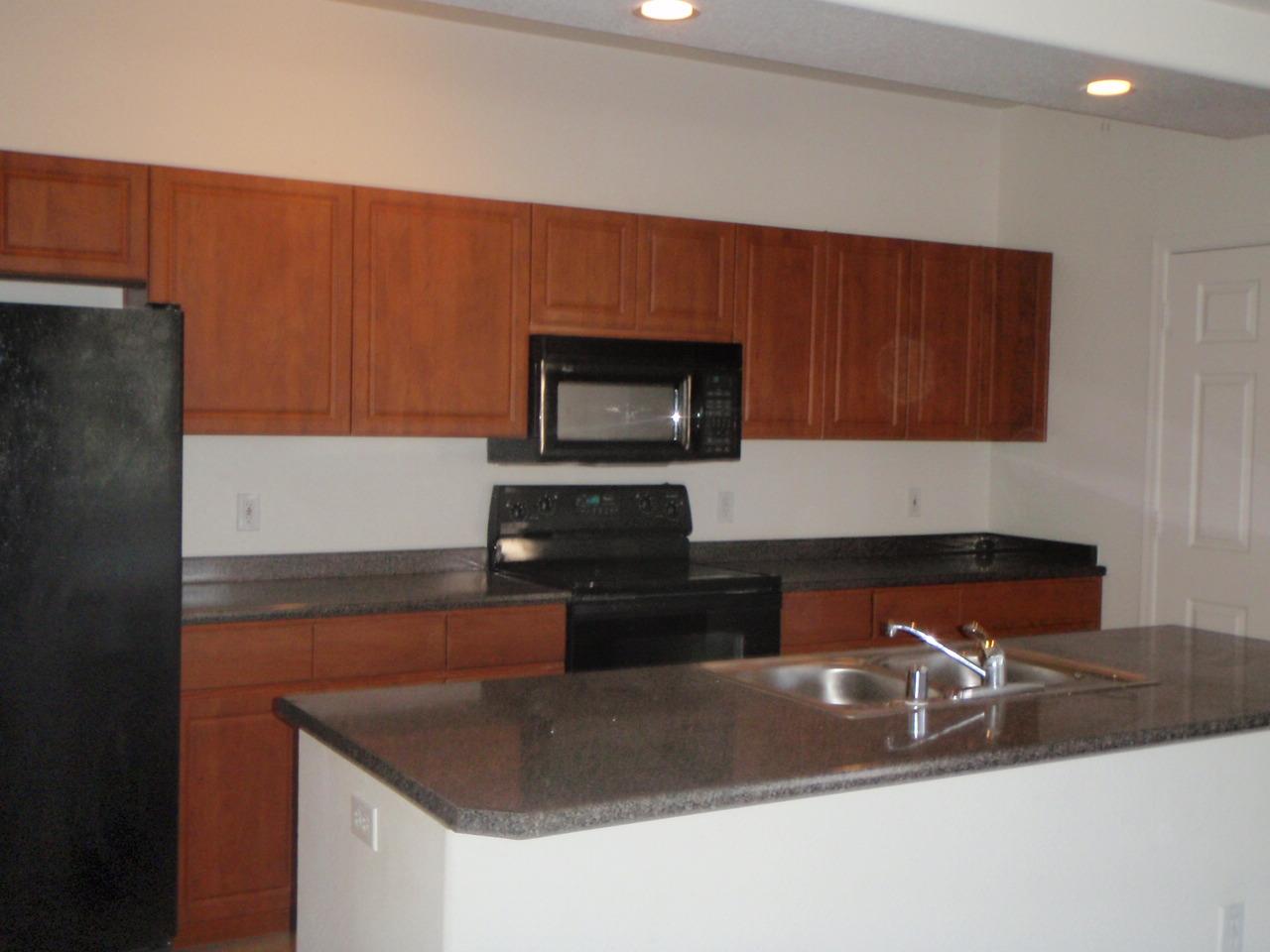 909 East Camelback Road, Unit 2037 Phoenix, AZ 85014 - Photo 3 of 9 KITCHEN