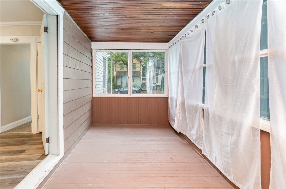 239 Pearl Street Rochester, NY 14607 - Photo 11 of 26