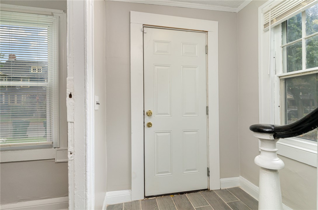 239 Pearl Street Rochester, NY 14607 - Photo 12 of 26