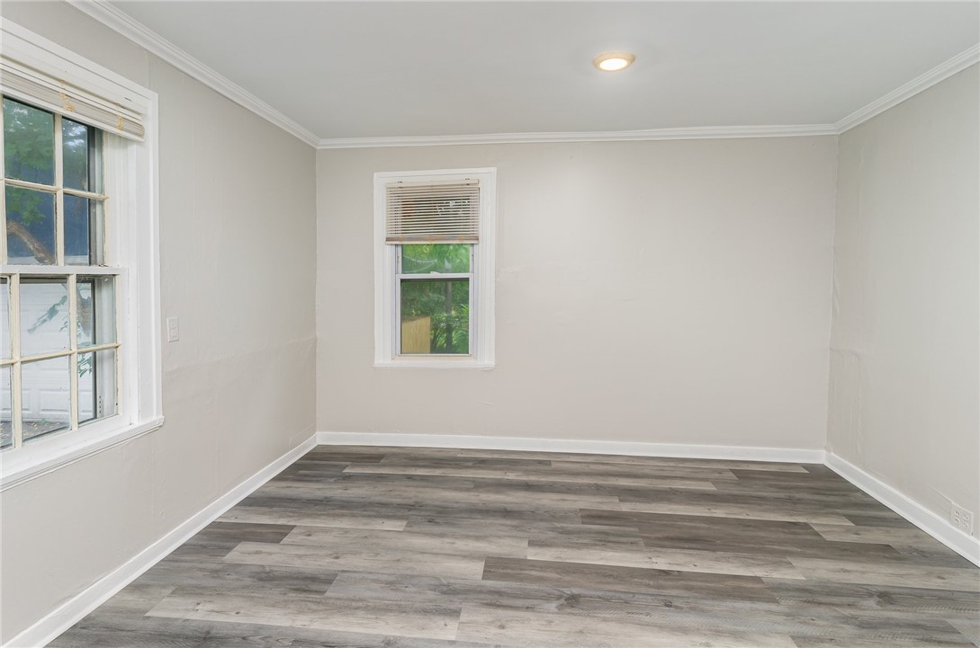 239 Pearl Street Rochester, NY 14607 - Photo 14 of 26