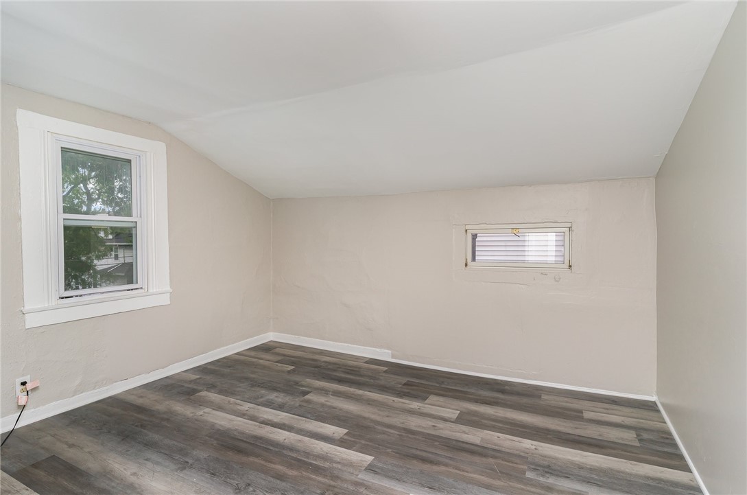 239 Pearl Street Rochester, NY 14607 - Photo 17 of 26