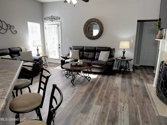 $289,000 | 2833 Mt Pleasant Street South, Hernando, MS 38632