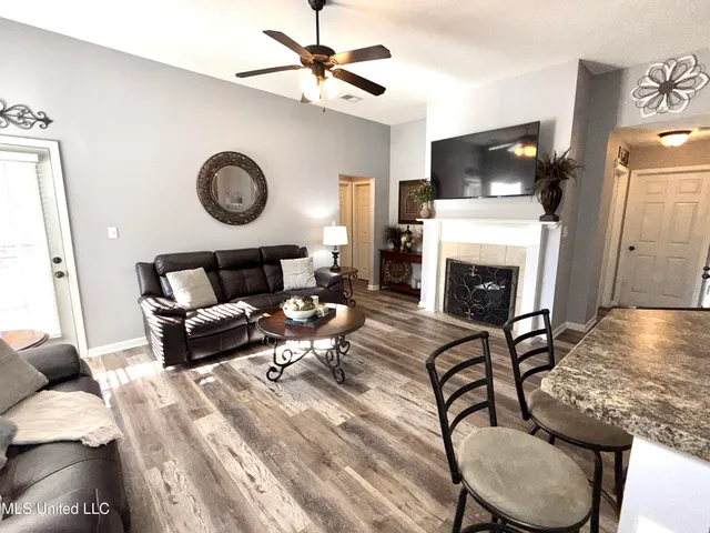 $289,000 | 2833 Mt Pleasant Street South, Hernando, MS 38632