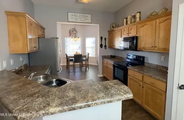 $289,000 | 2833 Mt Pleasant Street South, Hernando, MS 38632