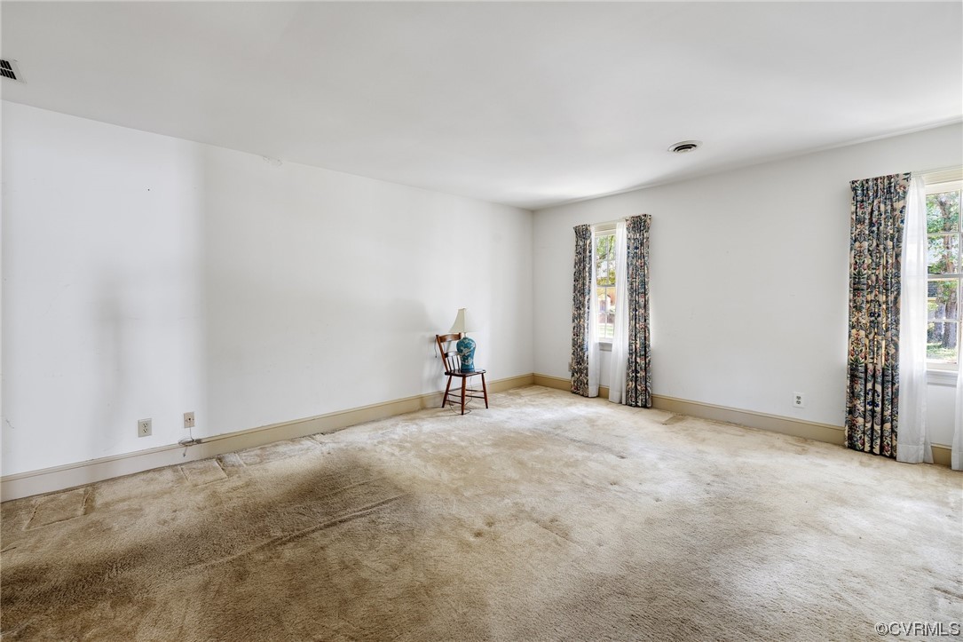 1806 Plain View Road Henrico, VA 23238 - Photo 23 of 33 an empty room with windows
