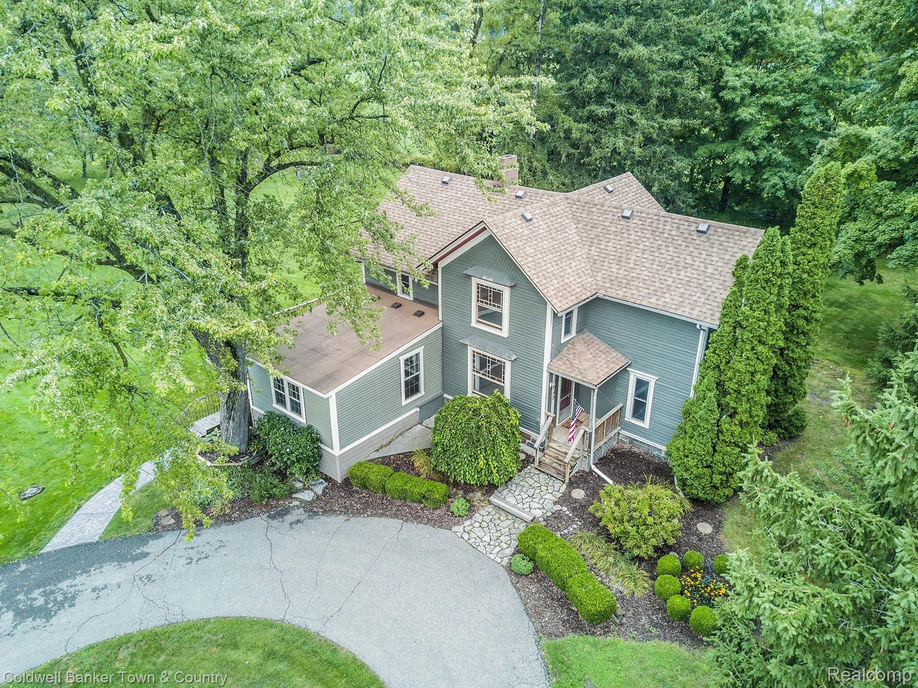 13845 Lone Tree Road Milford, MI 48380 - Photo 2 of 27 13845 Lone Tree