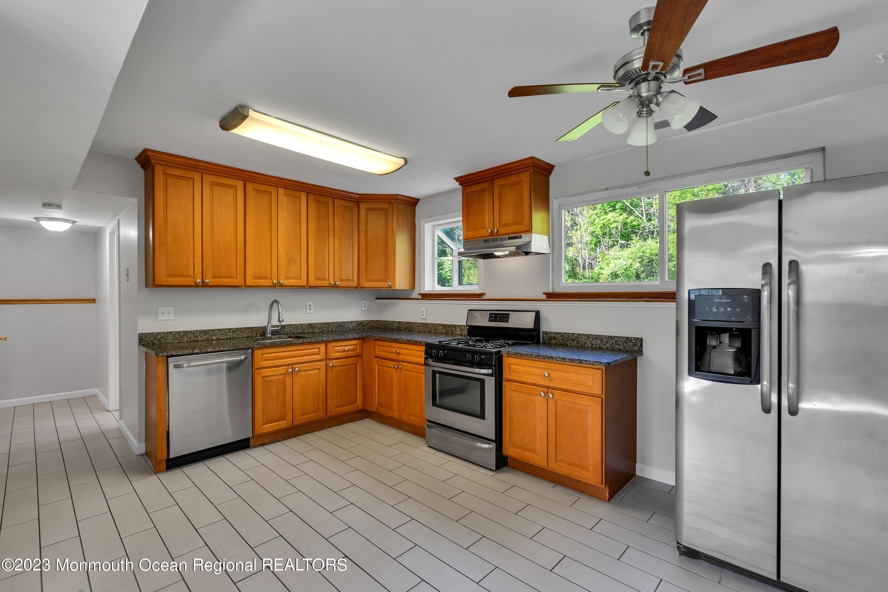 523 Alfred Road Toms River, NJ 08757 - Photo 4 of 32 8dDyX25oa7-DSC01432
