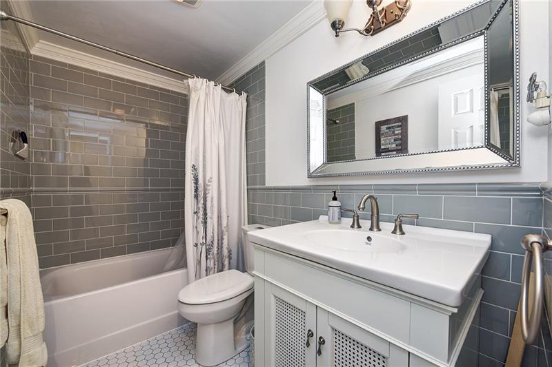 67 Stancey Road Pittsburgh, PA 15220 - Photo 21 of 23 Gallery Image 21