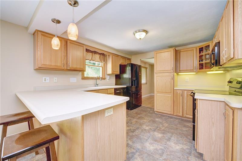 67 Stancey Road Pittsburgh, PA 15220 - Photo 8 of 23 Gallery Image 8