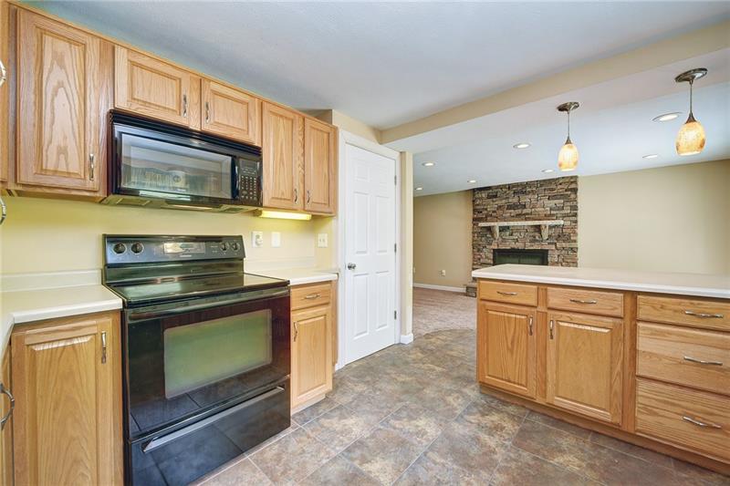 67 Stancey Road Pittsburgh, PA 15220 - Photo 10 of 23 Gallery Image 10