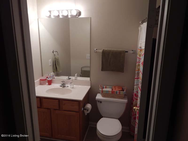 10704 Bayport Road Louisville, KY 40299 - Photo 15 of 25 DSCN2337