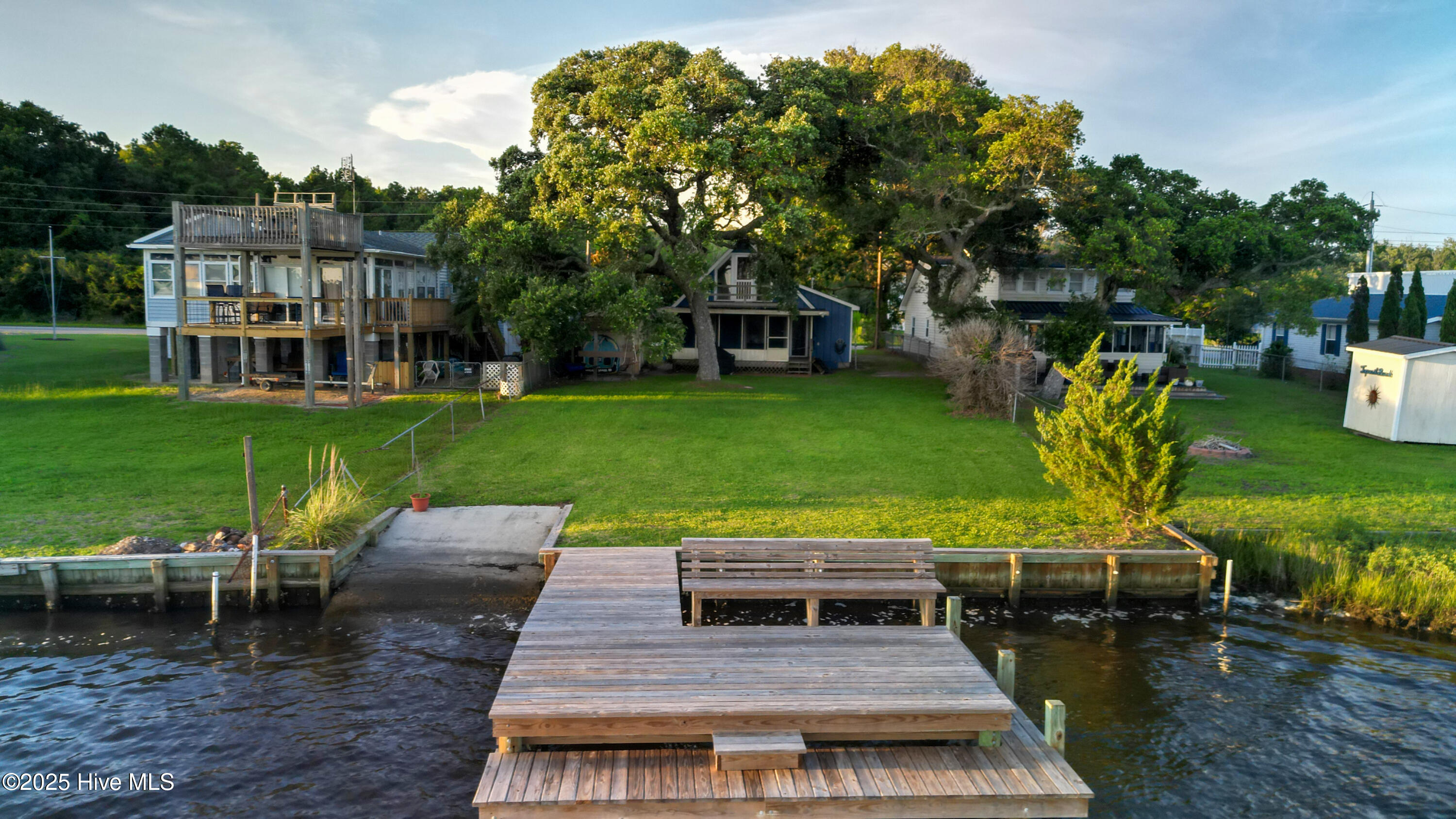310 Little Kinston Road Surf City, NC 28445 - Photo 2 of 19 2
