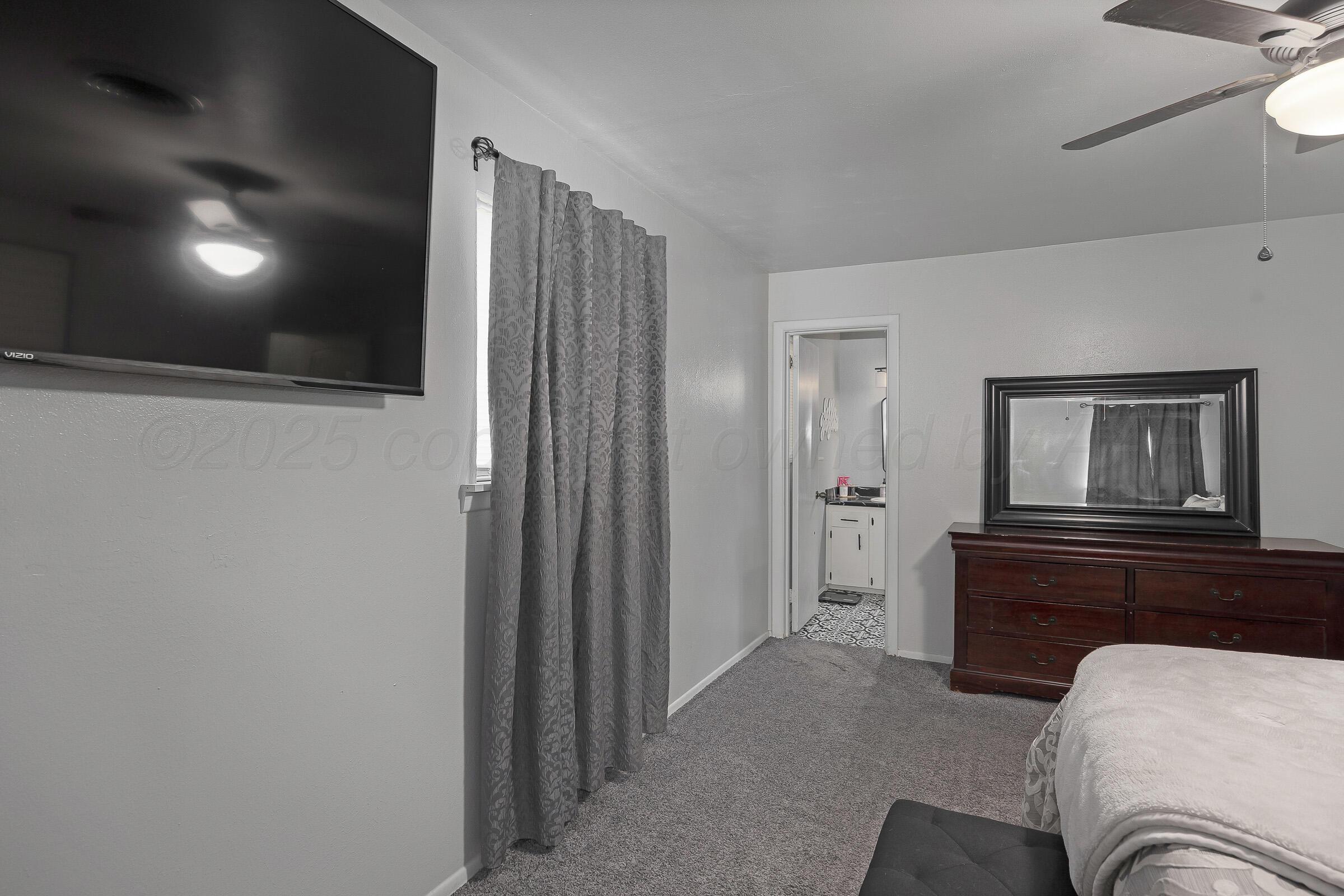 4020 Tulane Drive Amarillo, TX 79109 - Photo 14 of 23 a living room with furniture