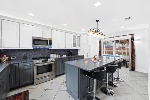 $750,000 | 1340 Southwest 56th Avenue, Plantation, FL 33317