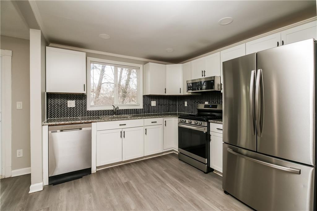 6158 Raintree Bend Lithonia, GA 30058 - Photo 5 of 20