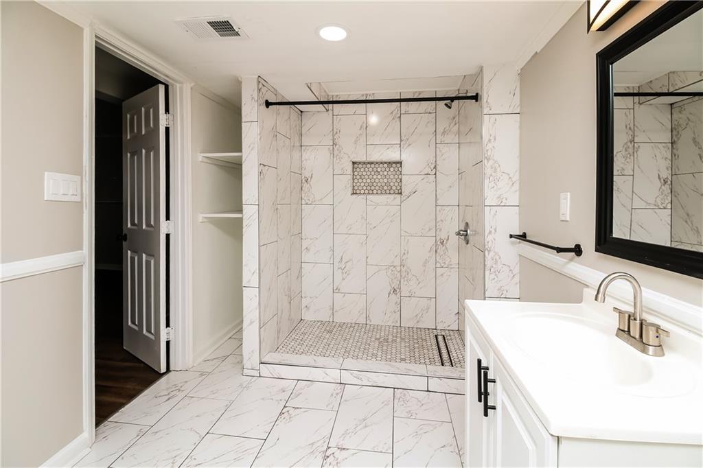 6158 Raintree Bend Lithonia, GA 30058 - Photo 10 of 20