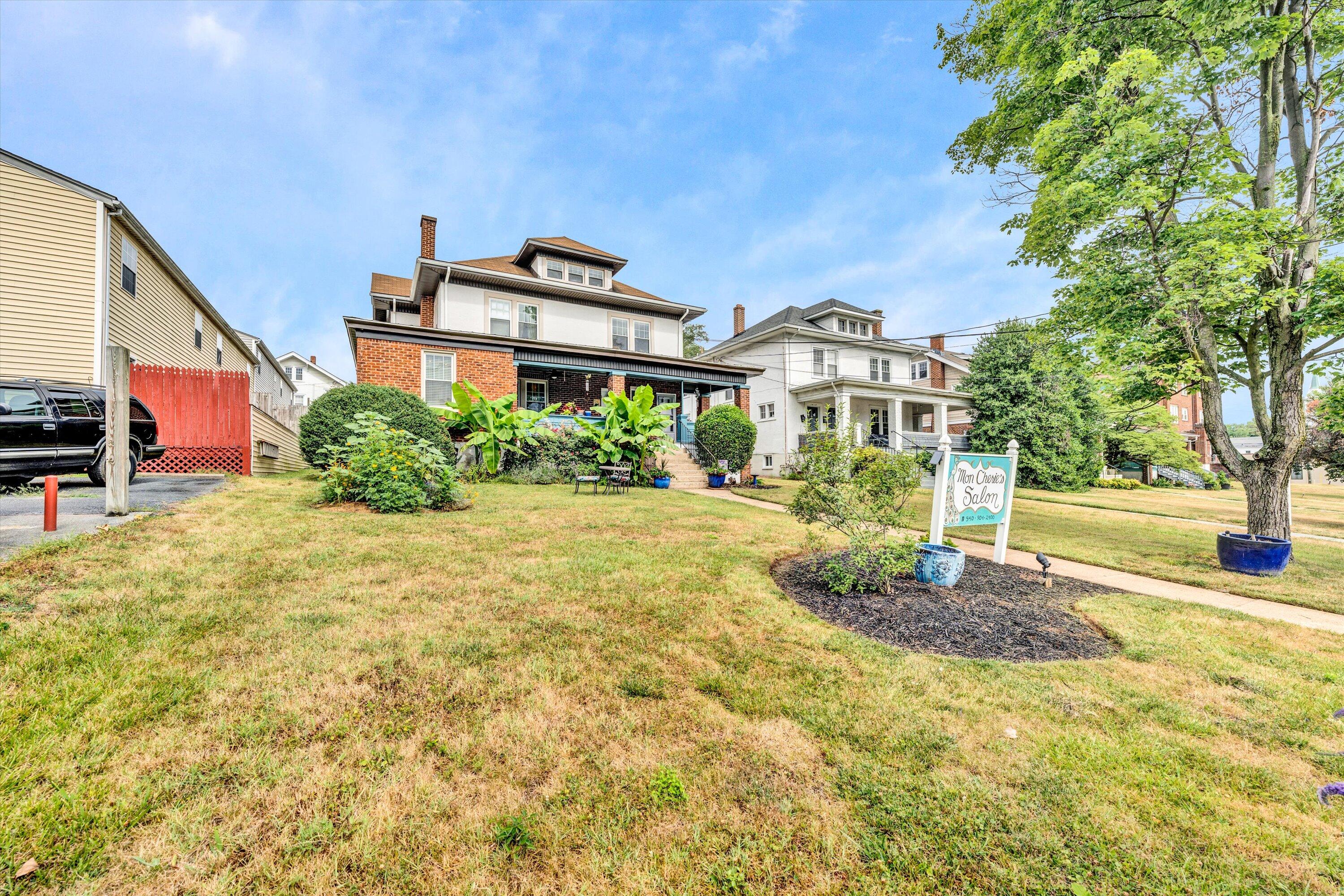 1419 Grandin Road Southwest Roanoke, VA 24015 - Photo 6 of 53 04-062720240032