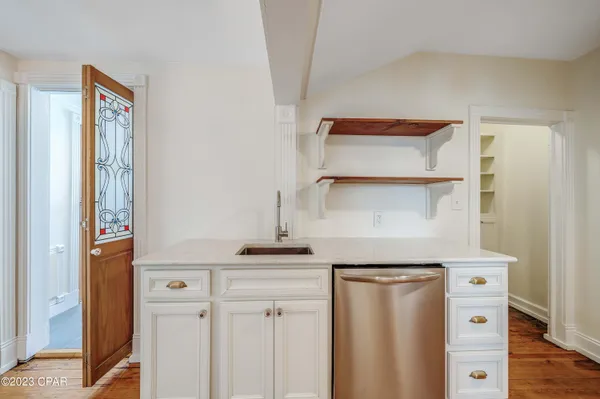 $3,500 | 2316 West Beach Drive, Panama City, FL 32401