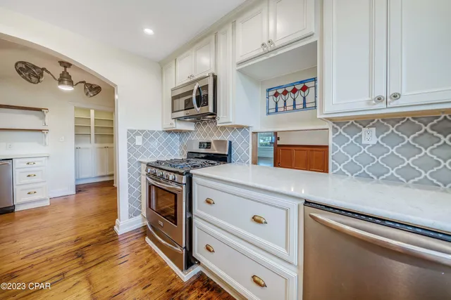 $3,500 | 2316 West Beach Drive, Panama City, FL 32401