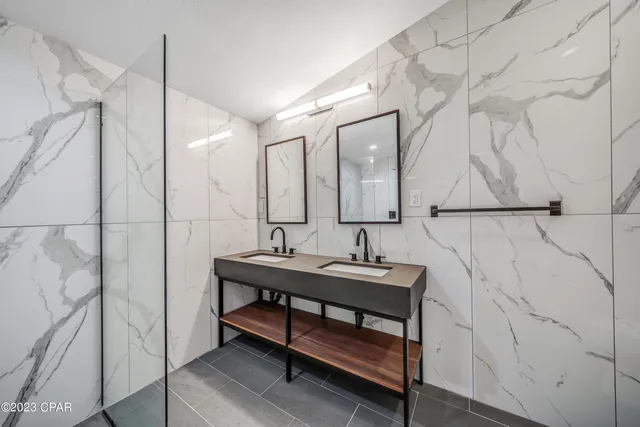 $3,500 | 2316 West Beach Drive, Panama City, FL 32401