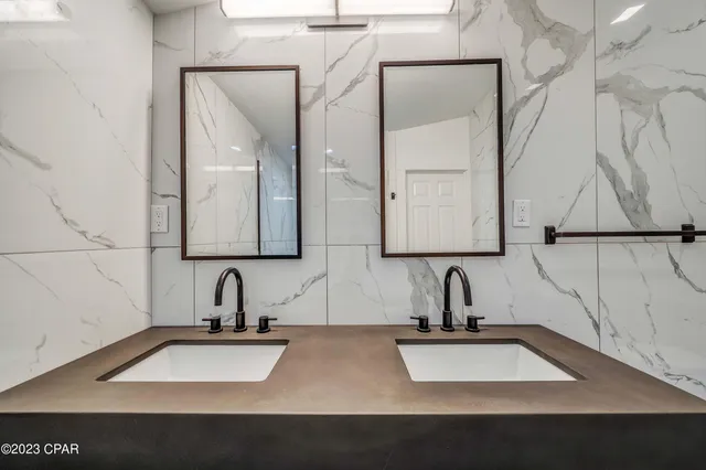 $3,500 | 2316 West Beach Drive, Panama City, FL 32401