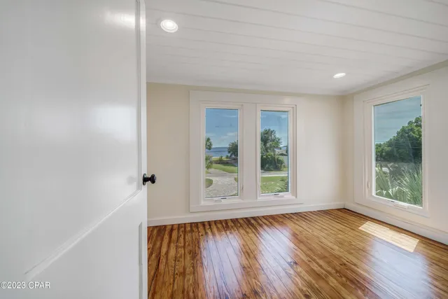 $3,500 | 2316 West Beach Drive, Panama City, FL 32401