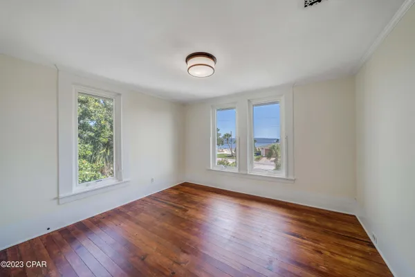 $3,500 | 2316 West Beach Drive, Panama City, FL 32401