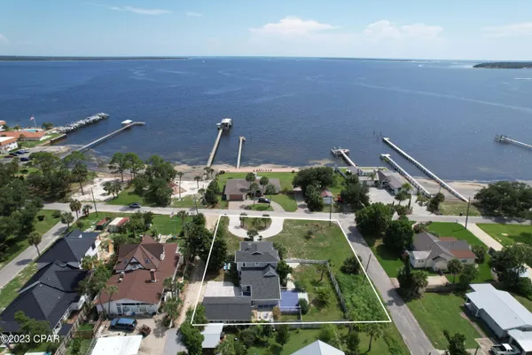 $3,500 | 2316 West Beach Drive, Panama City, FL 32401