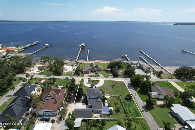 $3,500 | 2316 West Beach Drive, Panama City, FL 32401