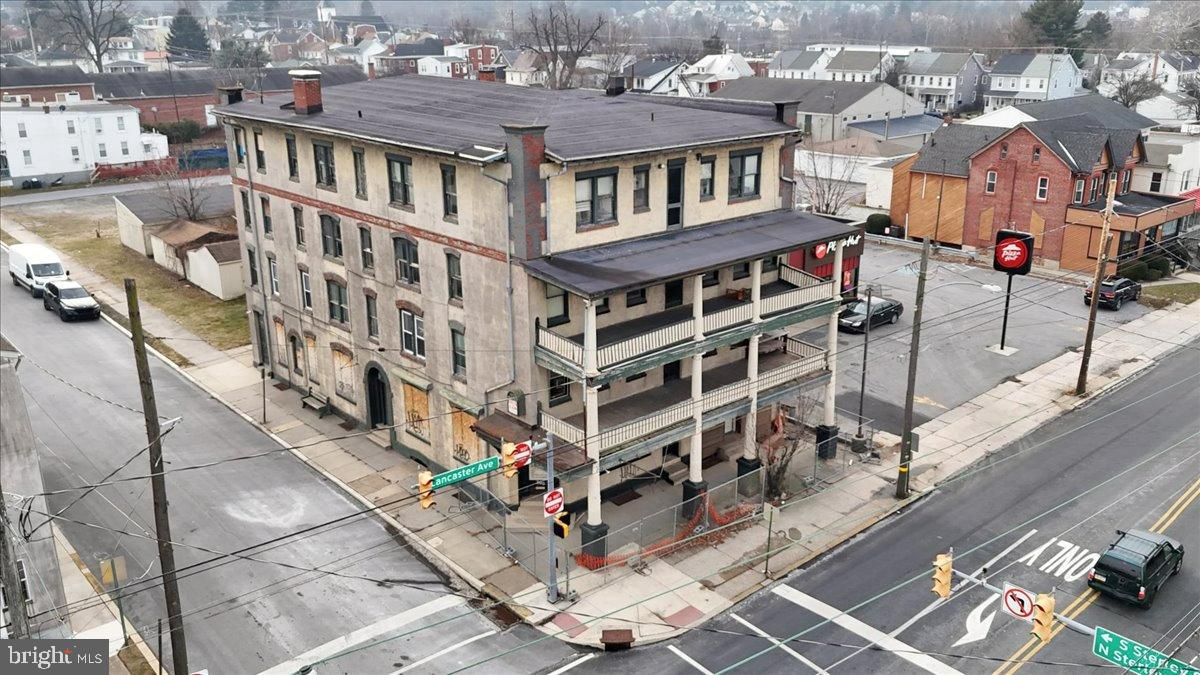 200 West Lancaster Avenue Reading, PA 19607 - Photo 8 of 50 Historic building at a bustling intersection.