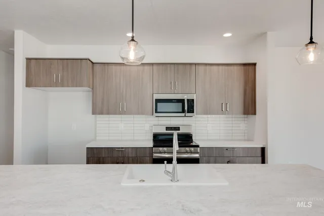 $527,990 | 4305 South Red Sox Way, Nampa, ID 83686