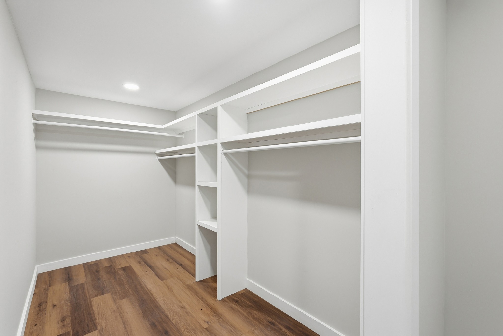 558 Walton Ferry Road Hendersonville, TN 37075 - Photo 20 of 28 a view of an empty walk in closet