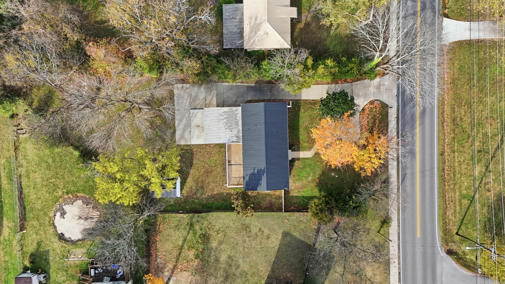 558 Walton Ferry Road Hendersonville, TN 37075 - Photo 26 of 28 front view of a house with a yard