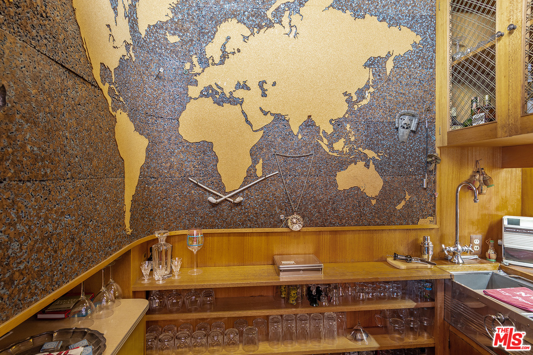 633 Sierra Drive Beverly Hills, CA 90210 - Photo 11 of 42