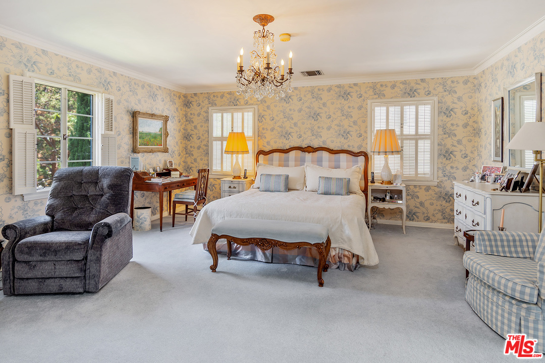 633 Sierra Drive Beverly Hills, CA 90210 - Photo 17 of 42