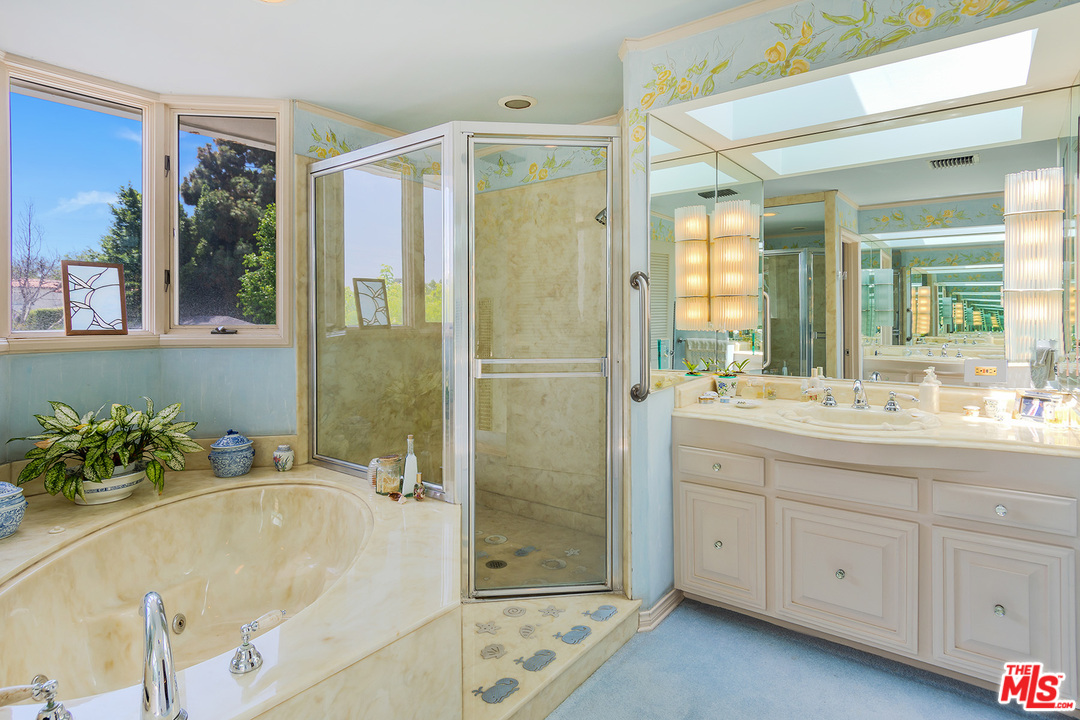 633 Sierra Drive Beverly Hills, CA 90210 - Photo 19 of 42