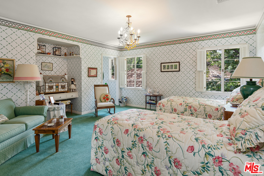 633 Sierra Drive Beverly Hills, CA 90210 - Photo 21 of 42