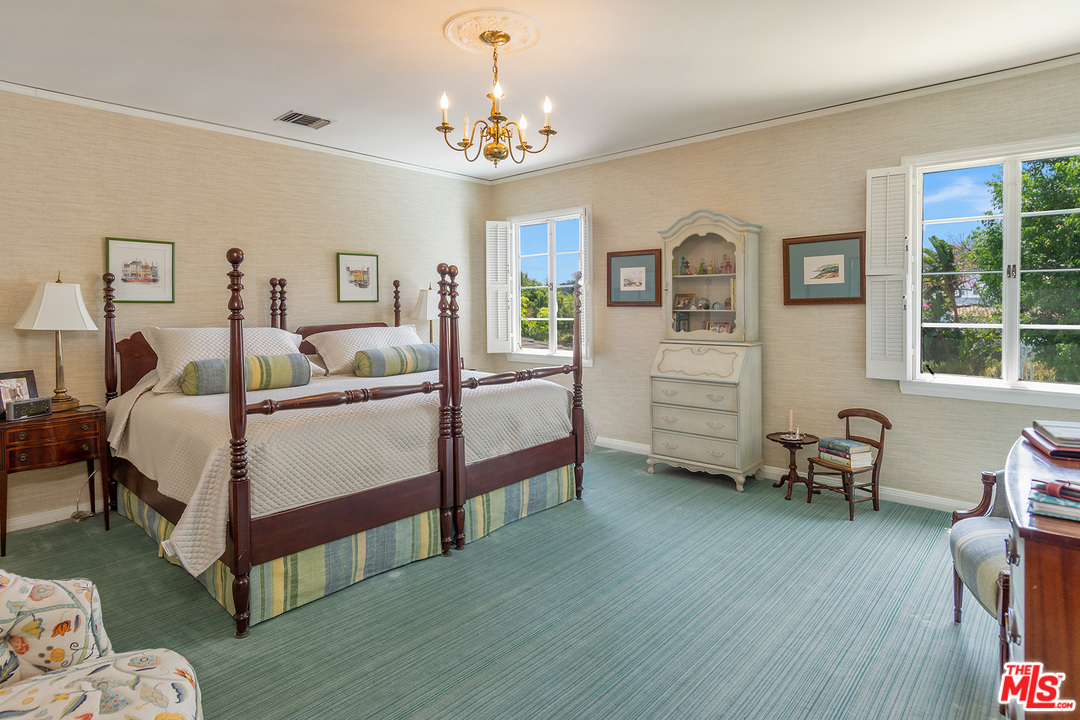 633 Sierra Drive Beverly Hills, CA 90210 - Photo 22 of 42