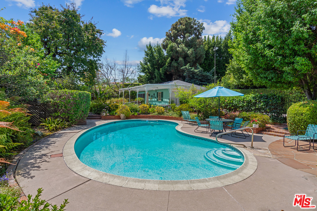 633 Sierra Drive Beverly Hills, CA 90210 - Photo 28 of 42