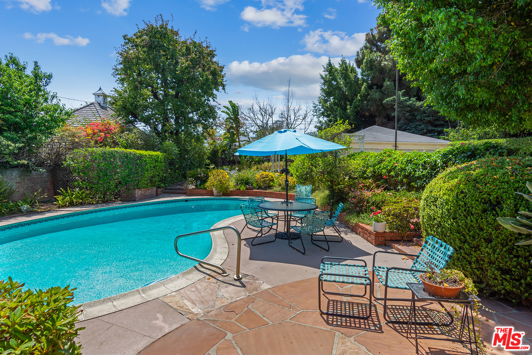 633 Sierra Drive Beverly Hills, CA 90210 - Photo 29 of 42