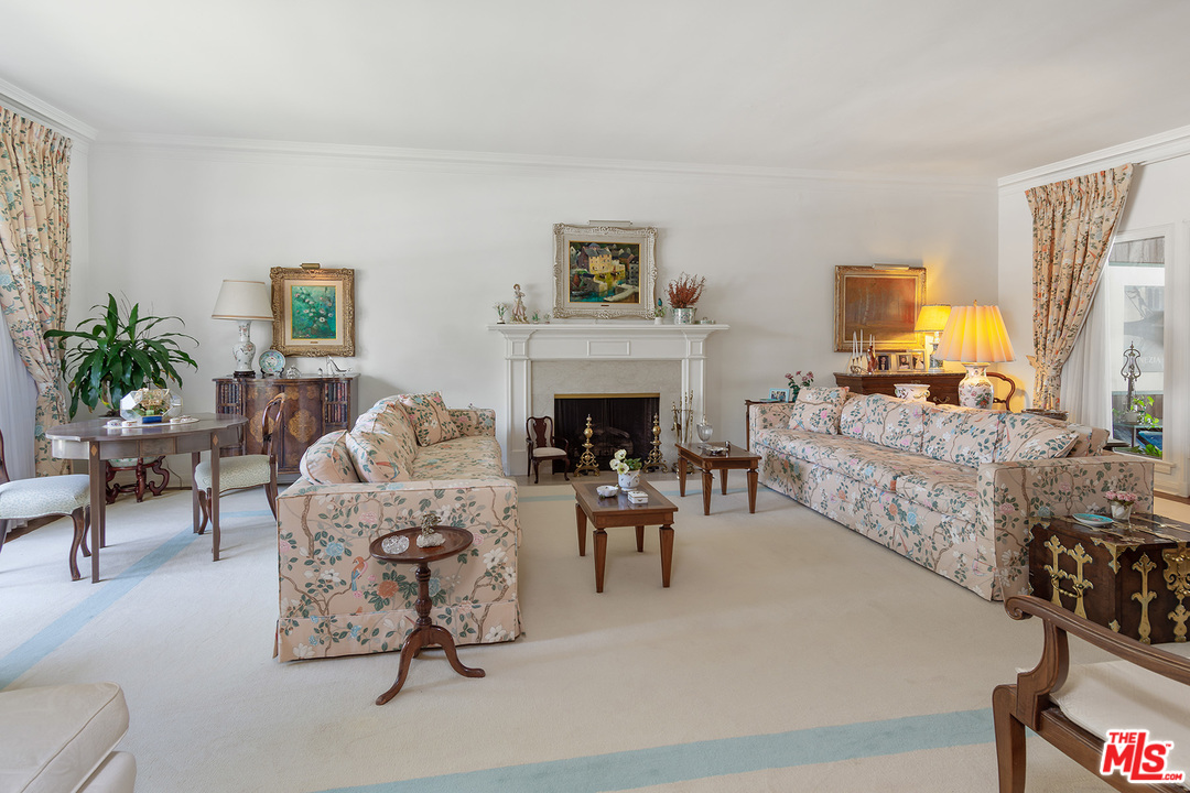 633 Sierra Drive Beverly Hills, CA 90210 - Photo 4 of 42